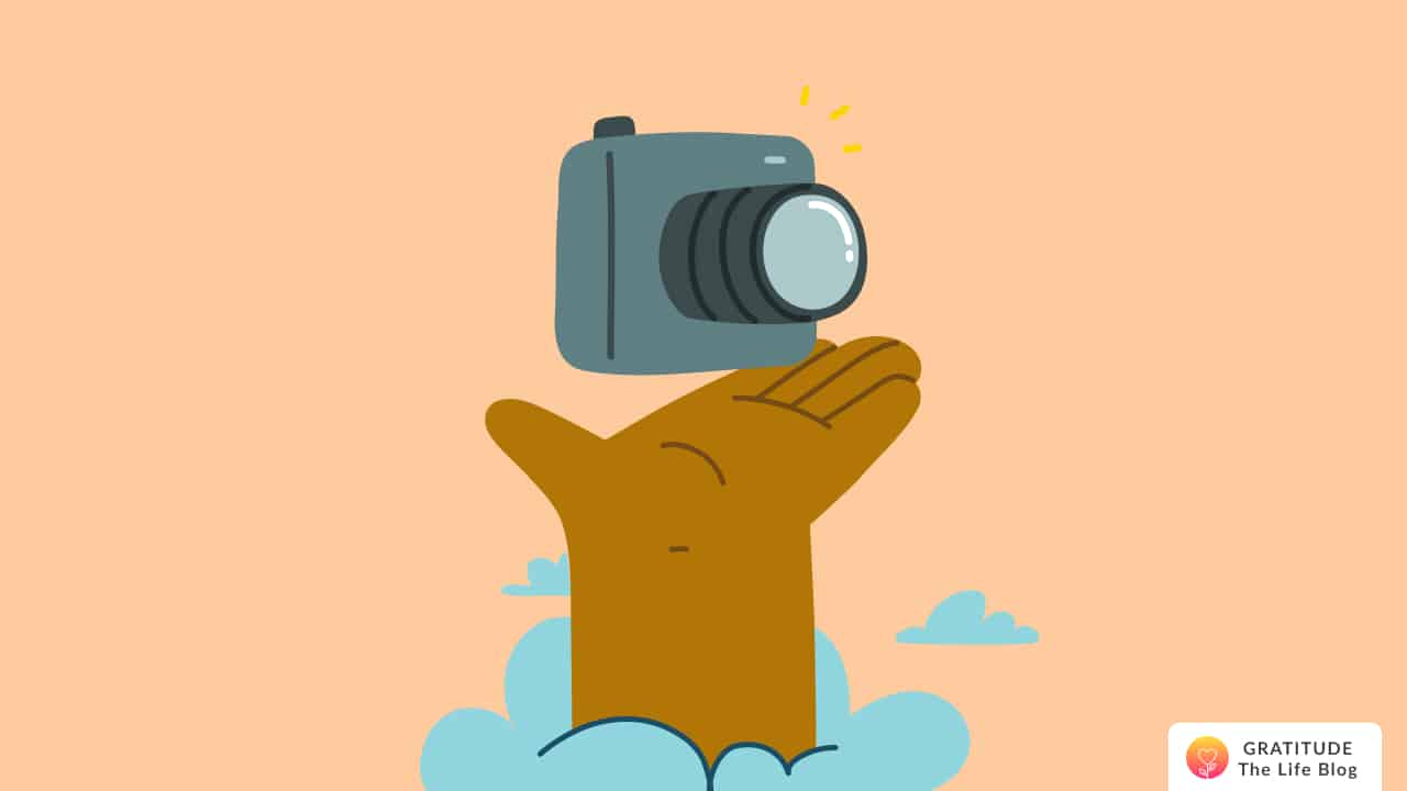 Illustration of a hand presenting a camera