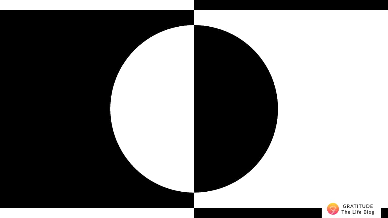 Image with black and white shapes representing all or nothing thinking